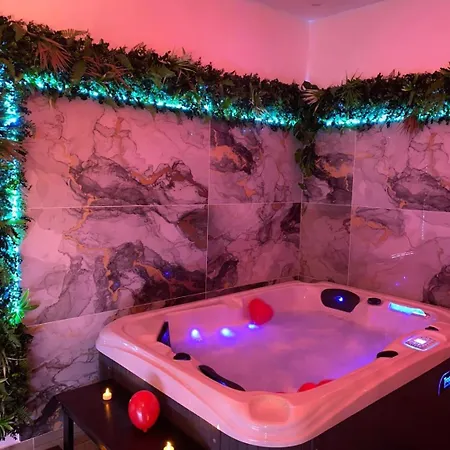 So'Spa Appart' Jacuzzi & Bien-Etre Lingolsheim Esterno foto